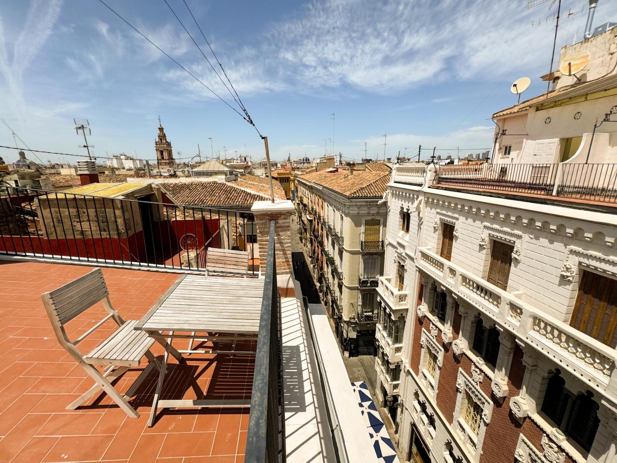 Apartment Atico Con Terraza Cerca De La Plaza De La Virgen
