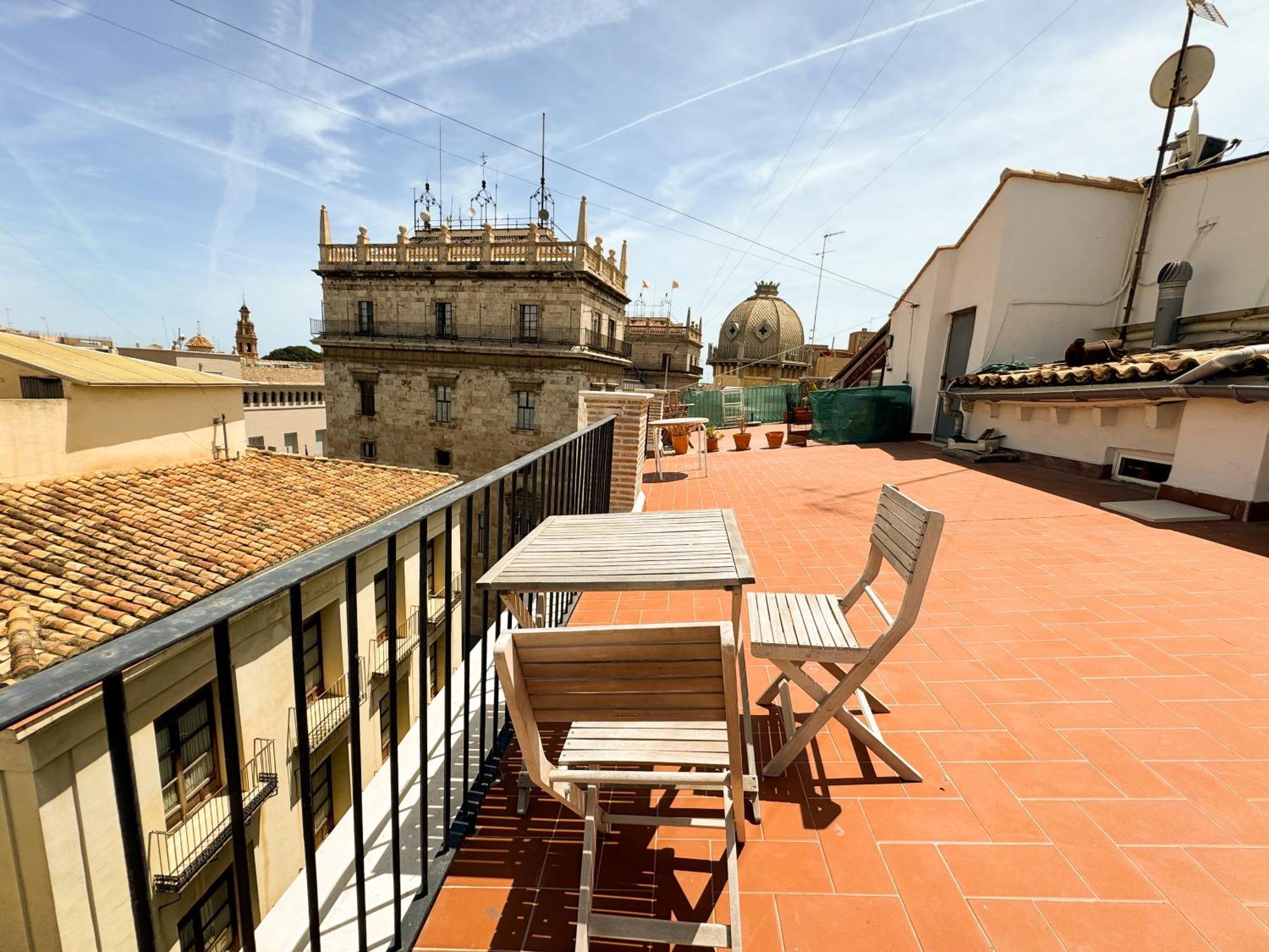 Atico Con Terraza Cerca De La Plaza De La Virgen *